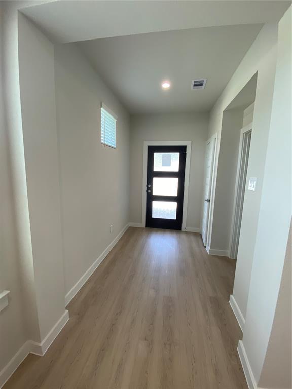 Building Photo - 40414 Gerygone Ln