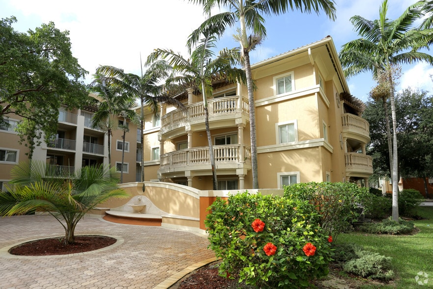 Shamrock of Sunrise Sunrise, FL Apartment Finder