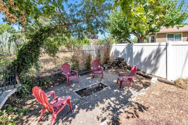 Building Photo - 2063 E Kane Cir