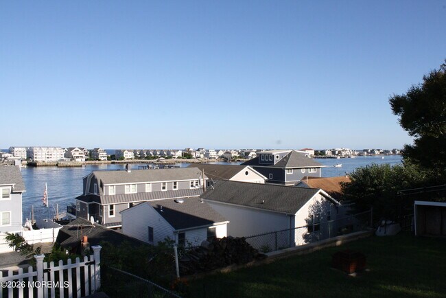 Building Photo - 42 Oceanview Ave