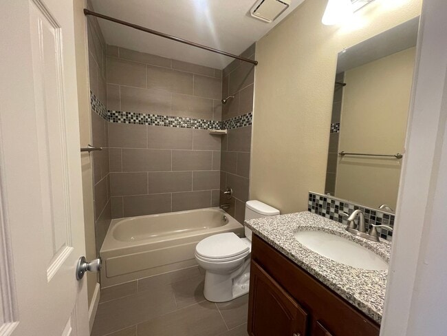Building Photo - $0 DEPOSIT OPTION. LUXURIOUS 3BED/3.5 BATH...