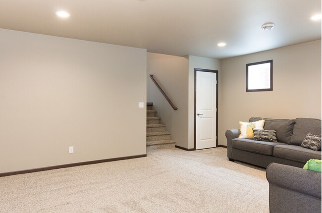 Building Photo - 3325 Pr Hts Wy