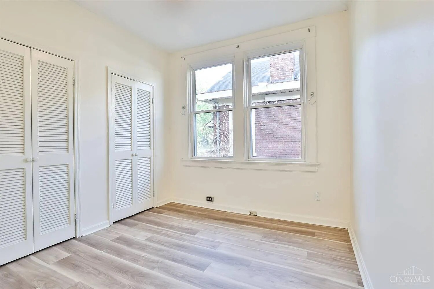 Building Photo - 2911 Robertson Ave