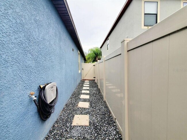 Building Photo - 10031 Newminster Loop