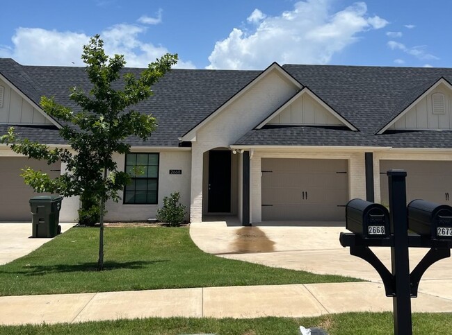 Primary Photo - 2668 Barbee Rd