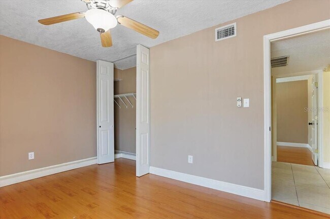 Building Photo - 1700 SW 16th Ct