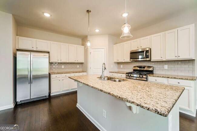 Building Photo - 7326 Embassy Trce