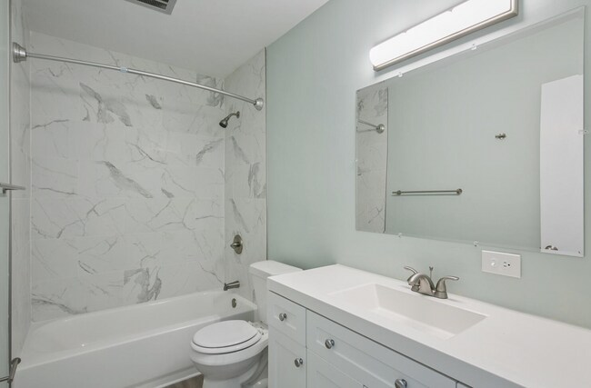 Building Photo - 1210 Pierce St