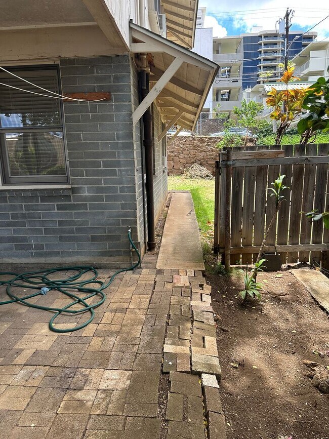 Building Photo - Prime location in the heart of Makiki 2 Be...