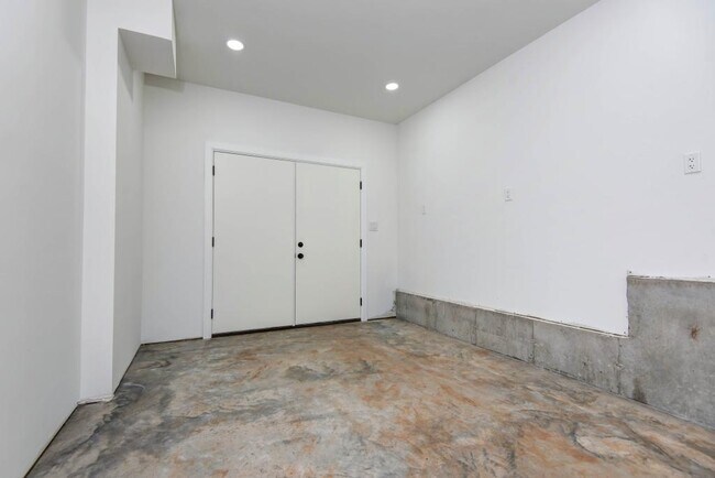 Building Photo - 2101 N 26th St