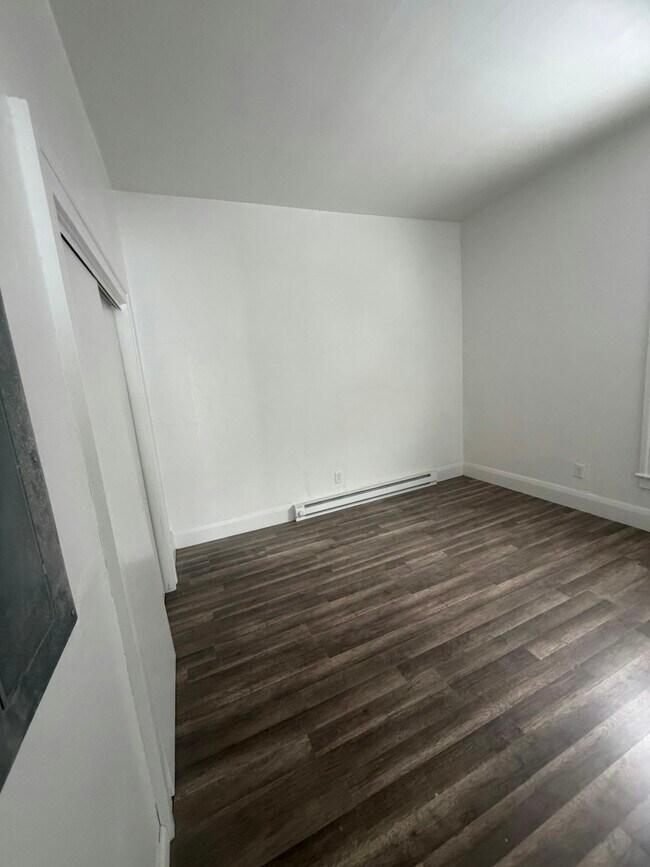 Building Photo - 2618 Collingwood Blvd