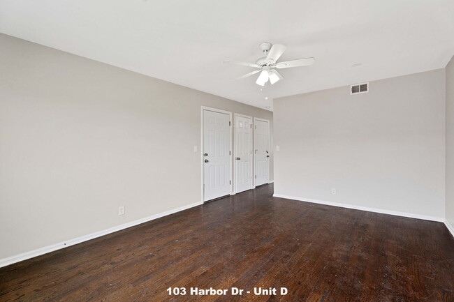 Building Photo - 103 Harbor Dr