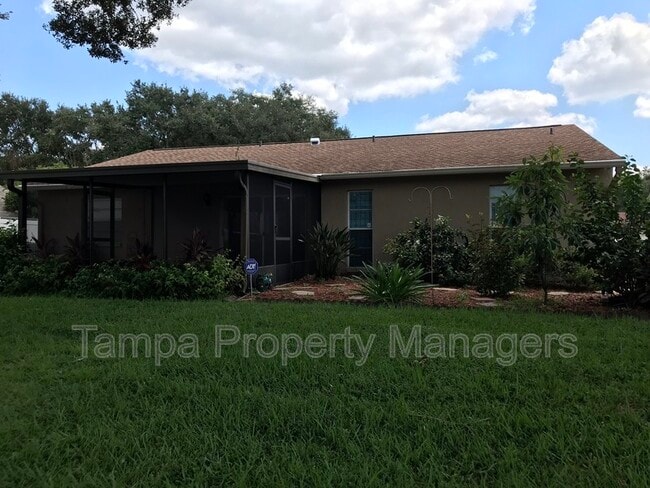 Building Photo - 16214 Pebblebrook Dr