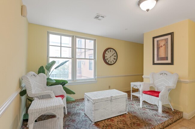 Building Photo - 85 Broadway