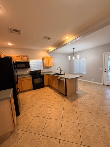 Kitchen dining - 402 E 1st St