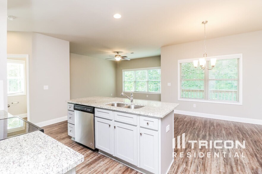 Building Photo - 673 Ireland Ln