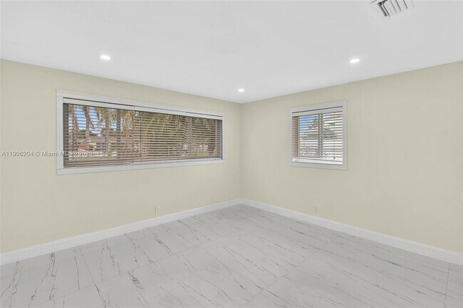 Building Photo - 1510 Coolidge St