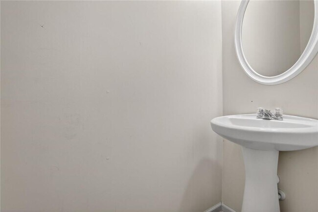 Building Photo - 230 Valley Xing