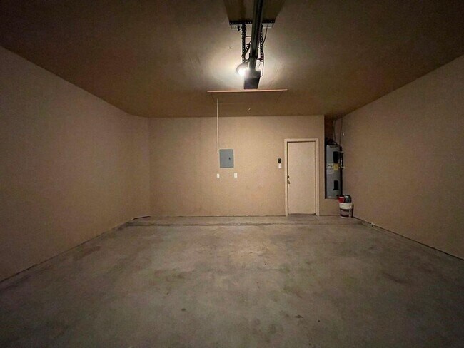 Building Photo - Nice home available in Brookside Subdivision!