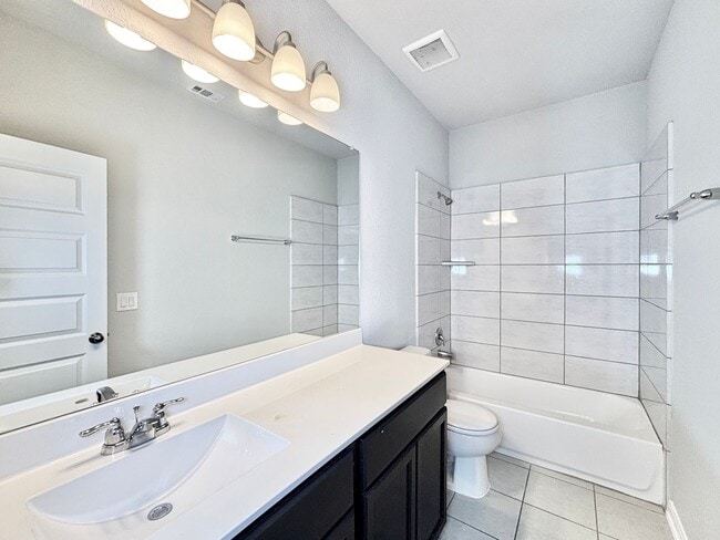 Building Photo - 4 Bedroom Home with Pool in Kinder Ranch!
