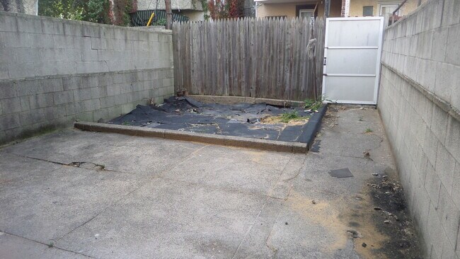 Building Photo - 24th & Tasker Street- Point Breeze-South Philadelphia