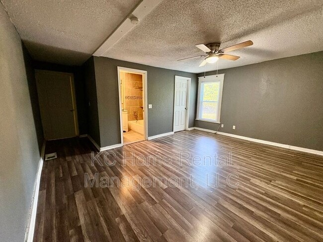 Building Photo - 6103 Walrond Ave