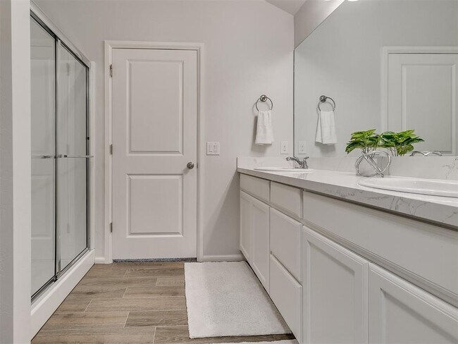 Building Photo - 2413 Northcreek Ln