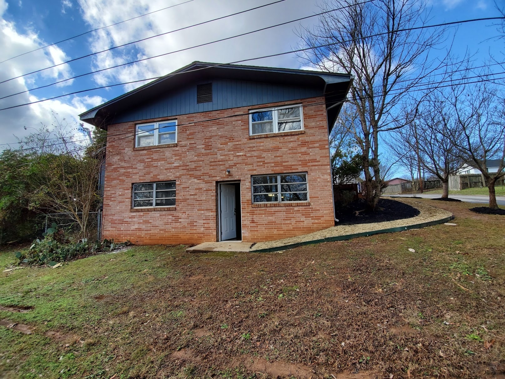 Lower room with private entrance - 505 Chestnut St