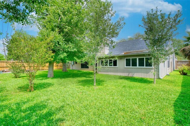 Building Photo - 7903 Portal Dr