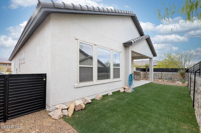 Building Photo - 2321 Dancing Piper Wy