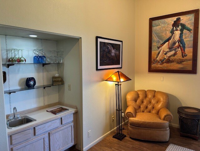 Building Photo - 100 N Lazy Fox Dr