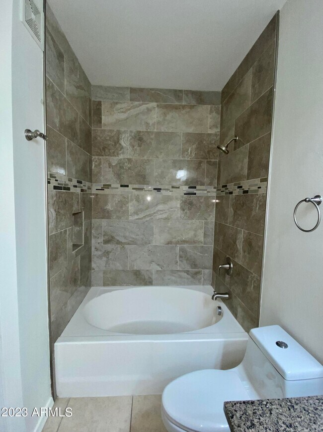 Building Photo - 1701 E Colter St