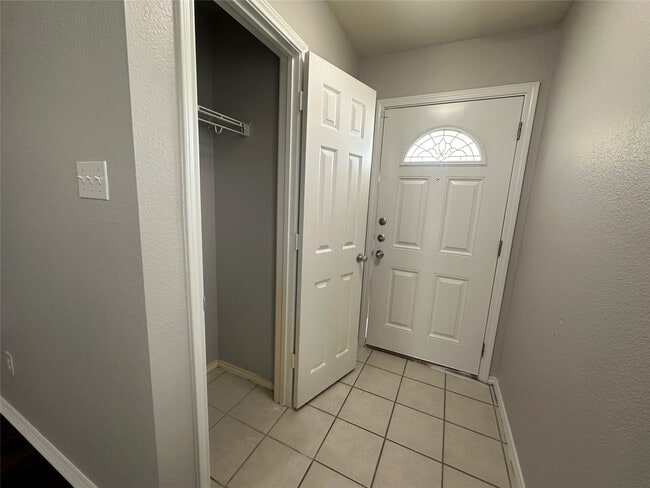 Building Photo - 18215 Temple Hill Ln