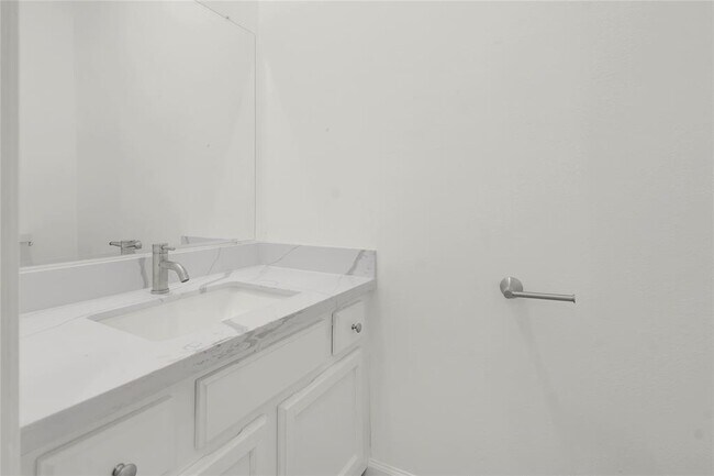Building Photo - 4001 Tanglewilde St