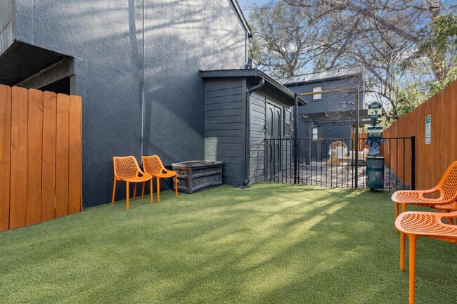 Building Photo - 708 S 1st St