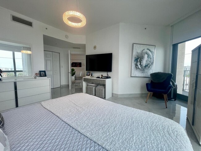 Building Photo - 140 S Dixie Hwy