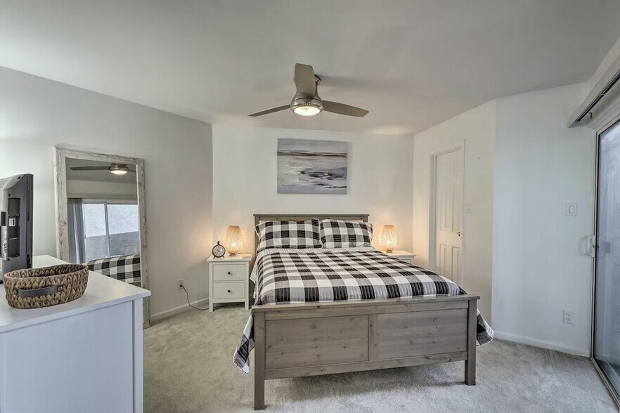 Building Photo - 7474 E Earll Dr