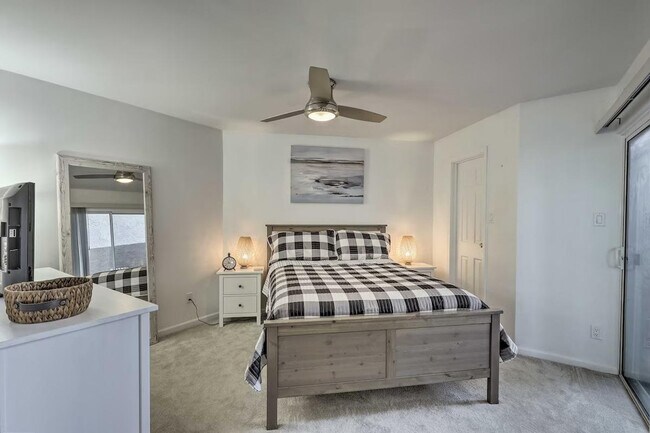 Building Photo - 7474 E Earll Dr