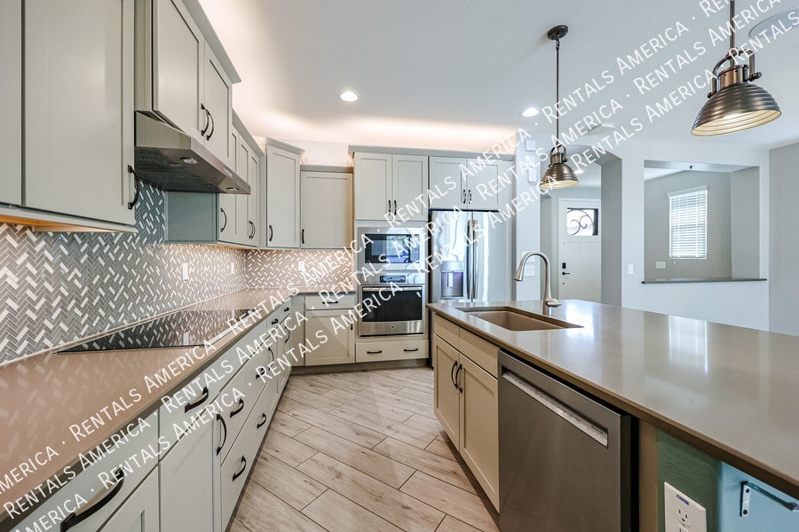 Building Photo - 18716 N Jameson Dr