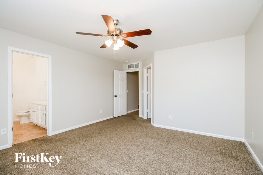 Building Photo - 6516 E Stacy St