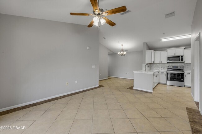 Building Photo - 940 Village Trail