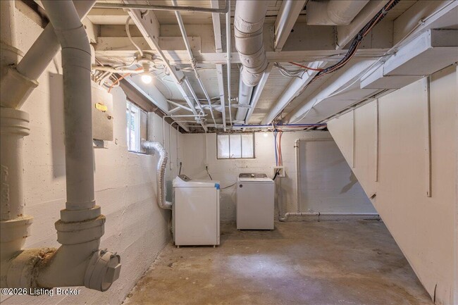 Building Photo - 3921 Staebler Ave