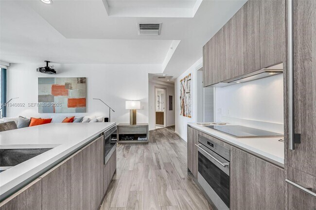 Building Photo - 801 S Miami Ave