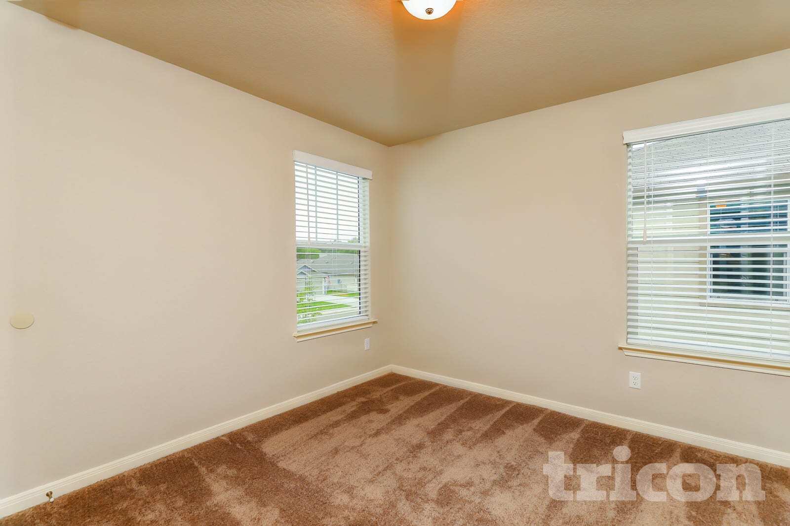 Building Photo - 13657 Paxton Blvd