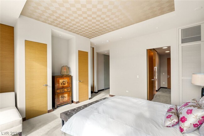 Building Photo - 3750 S Las Vegas Blvd