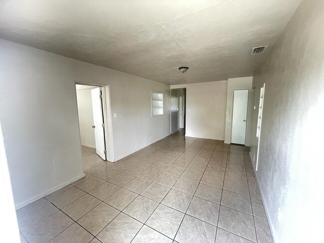 Building Photo - Charming Haven: Uncover Your Dream Home at 2026 JPV Street!