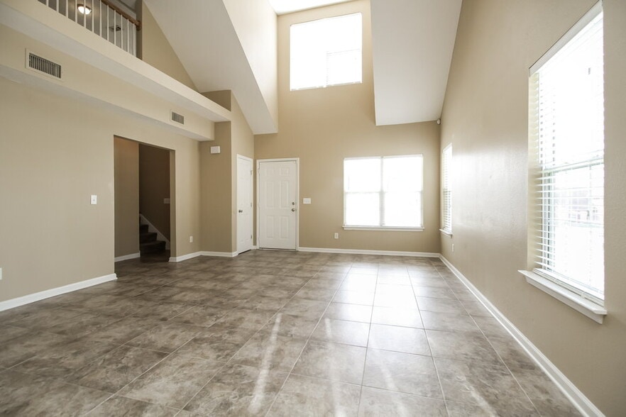 Building Photo - 1720 Jimmy Cove