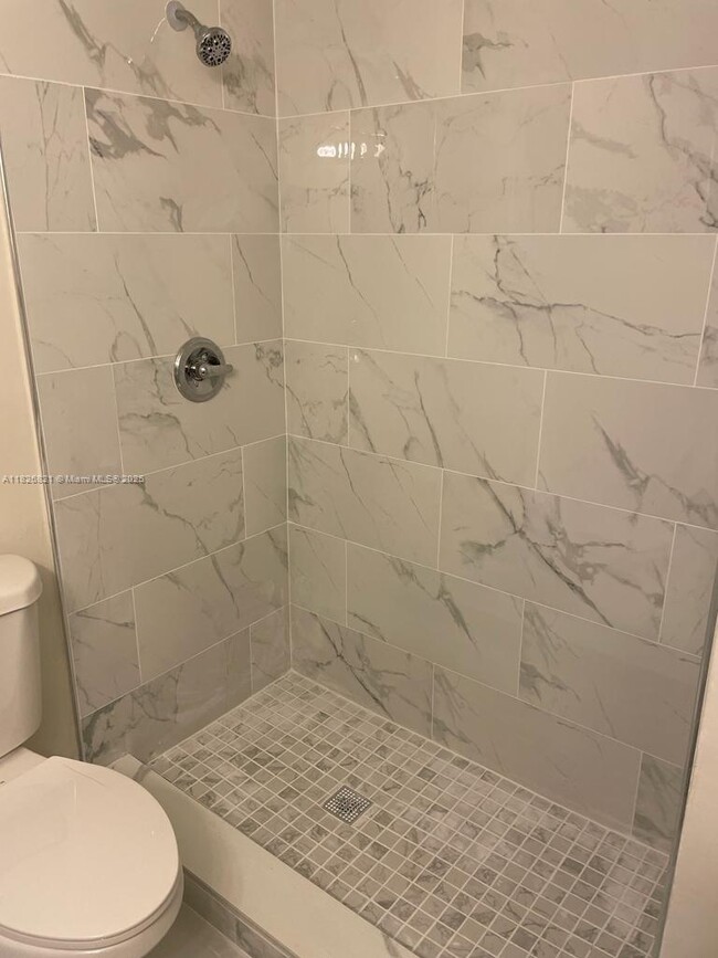 Building Photo - 6862 NW 173rd Dr