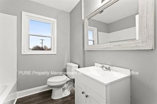 Building Photo - 1013 Patricia Ln