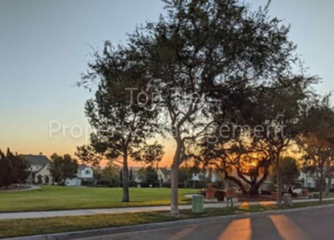 Building Photo - Spectacular 3 Bd + Den/Office, 2.5 Ba, 254...
